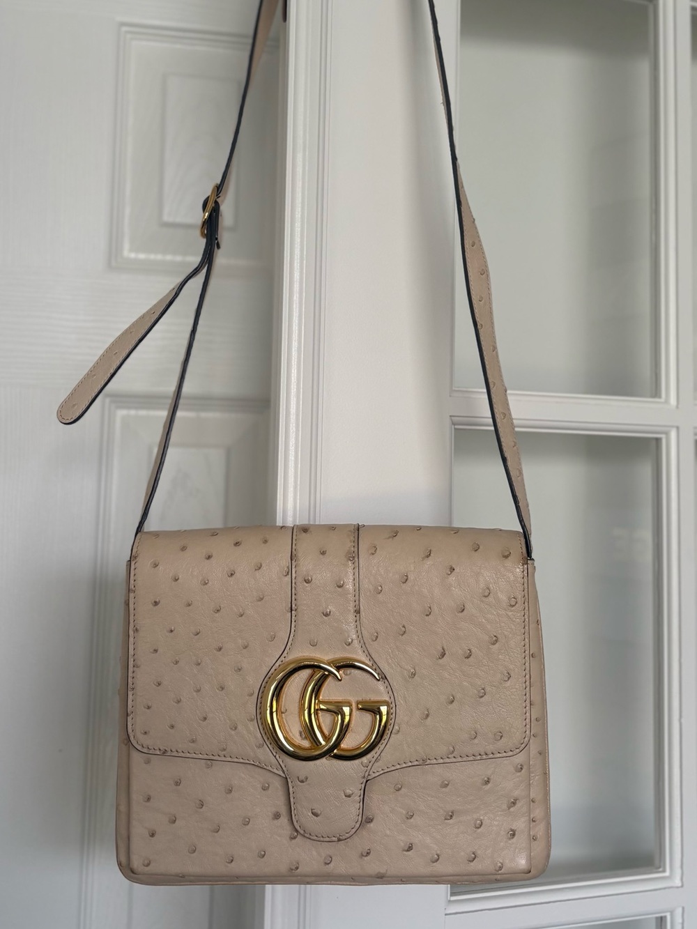 Gucci Ivory Ostrich-Embossed GG Shoulder Bag with Gold Hardware - Picture 13 of 16